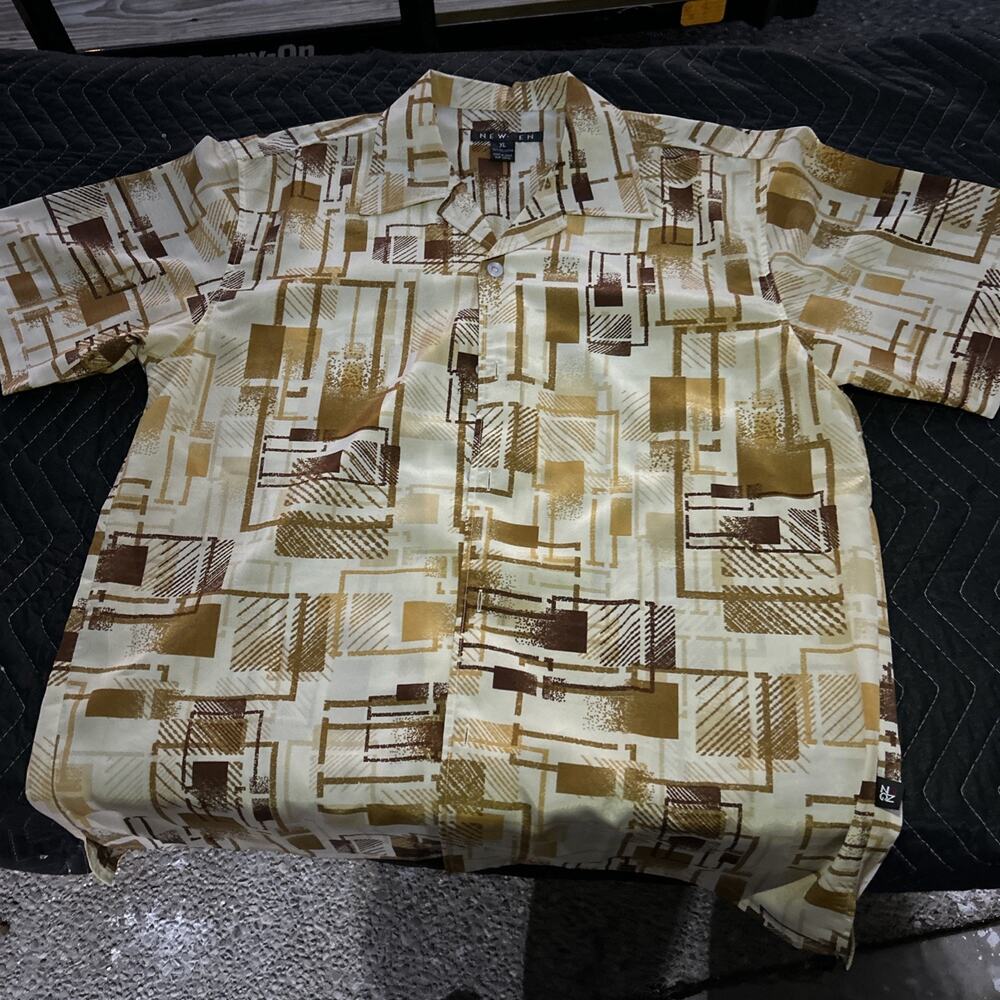 New Gen XL Men's Geometric Pattern Short Sleeve Button-Up Shirt